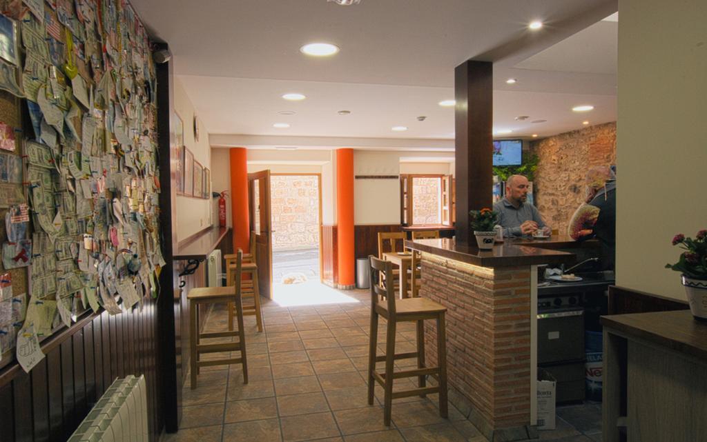 Hostal-Bar Restaurante "La Fuente" Rabe de las Calzadas Exterior photo
