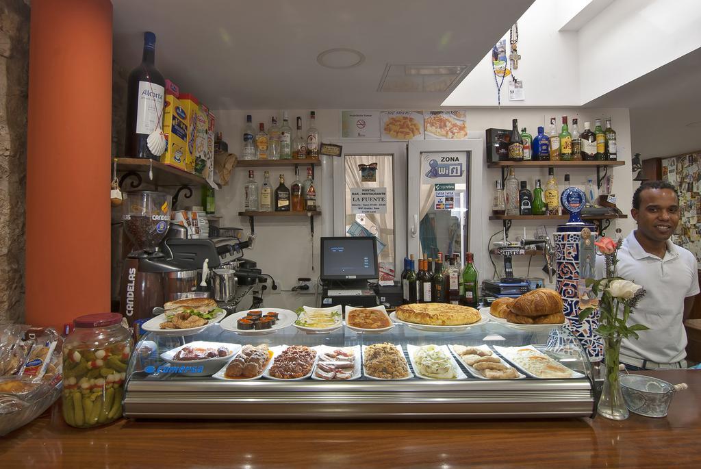 Hostal-Bar Restaurante "La Fuente" Rabe de las Calzadas Exterior photo